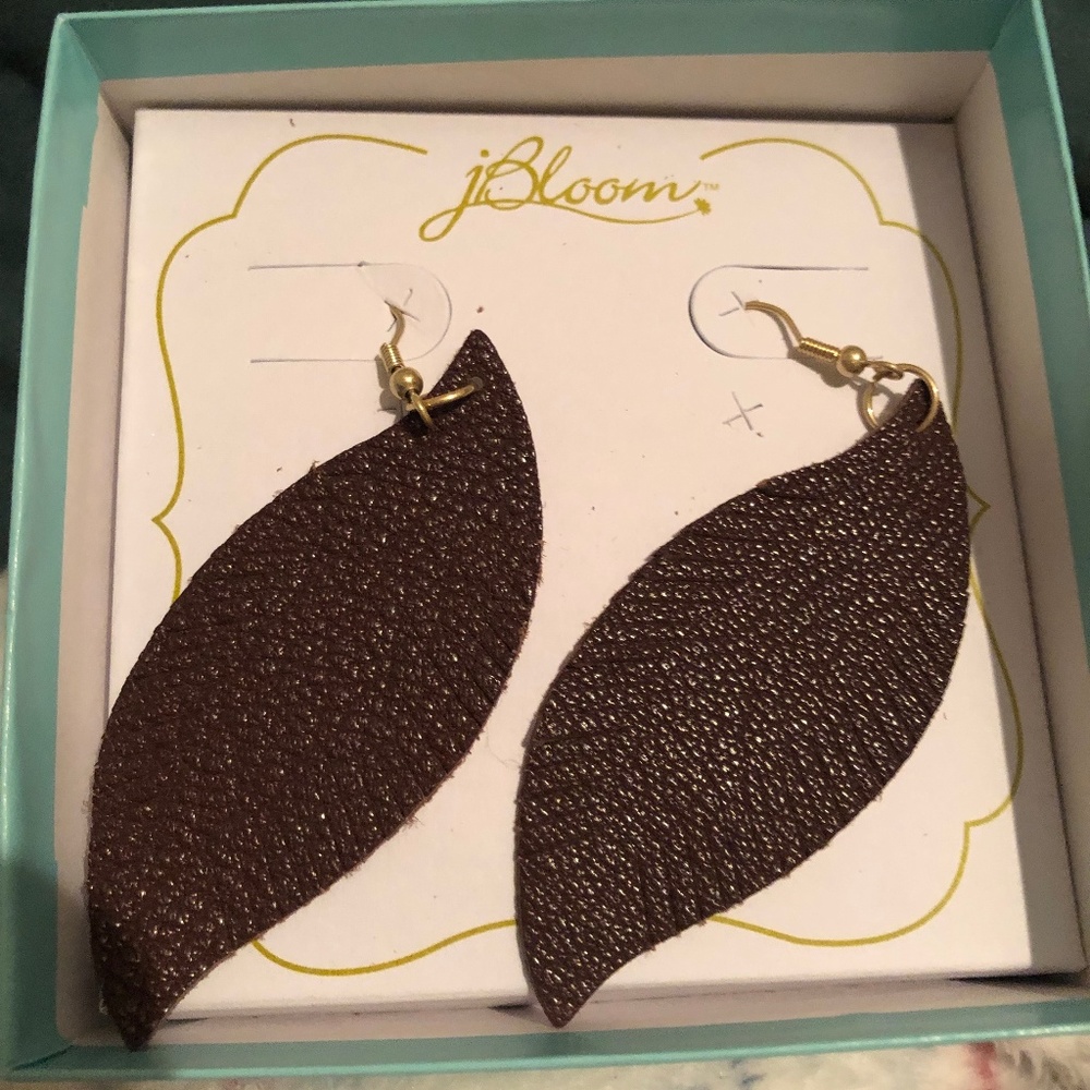 LEATHER EARRINGS